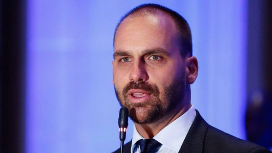 Leia mais sobre o artigo Juíza nega pedido de Eduardo Bolsonaro para excluir publicações de Kim Kataguiri