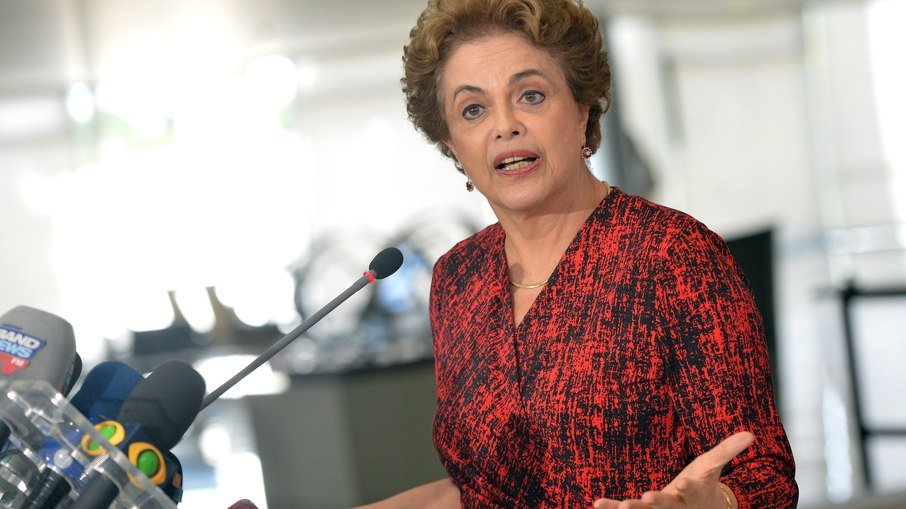 Leia mais sobre o artigo Dilma Rousseff responde Ciro Gomes e pede por “unidade progressista”