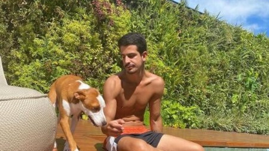 Leia mais sobre o artigo Enzo Celulari posta foto com cachorro de Bruna e fãs vão à loucura