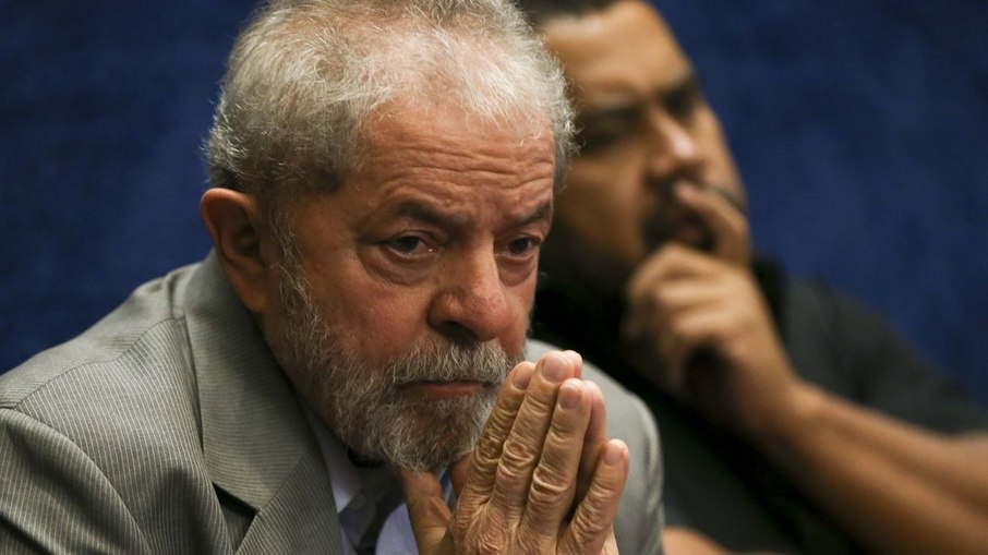 Leia mais sobre o artigo Em pesquisa, brasileiros estão divididos sobre Lula disputar ou não as eleições