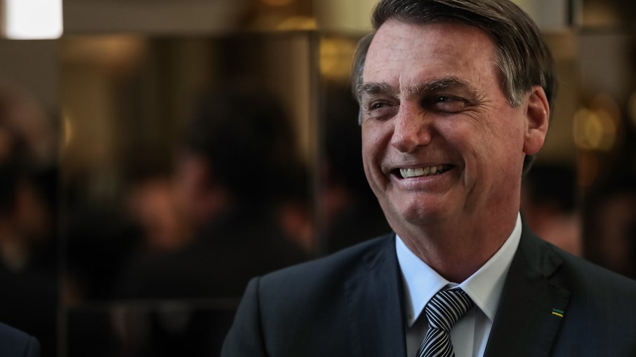 Leia mais sobre o artigo Bolsonaro sobre decisão de Fachin: “Ótimo, chance de enterrar Lula de uma vez”