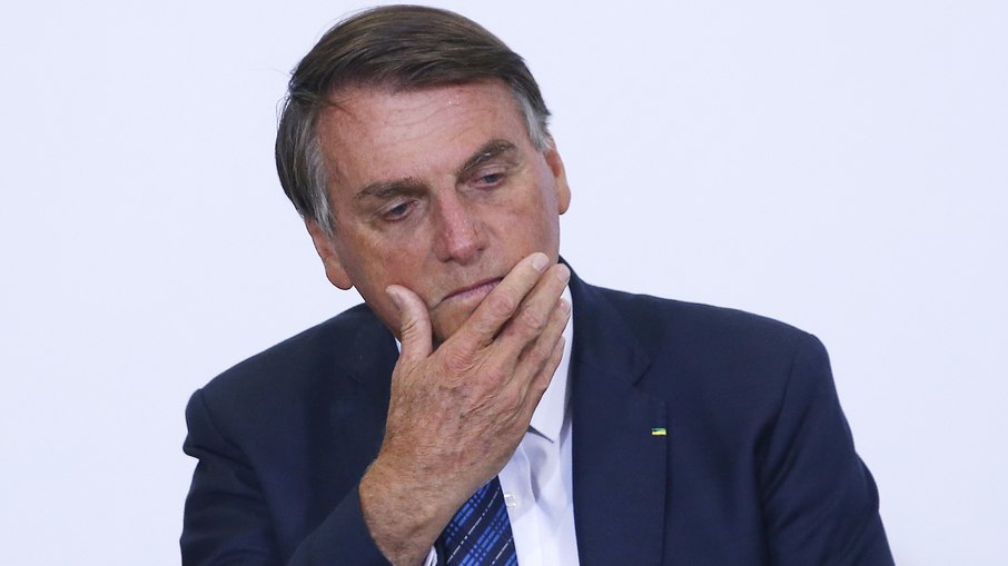 Leia mais sobre o artigo Com saída de Pazuello, Bolsonaro chega a 18 mudanças no Ministério