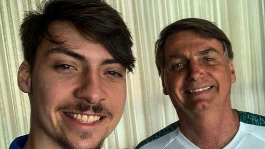 Leia mais sobre o artigo PF abre inquérito sobre suspeitas de tráfico de influência de Renan Bolsonaro